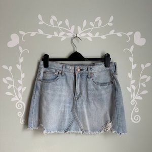American Eagle Women's Denim Mini Skirt Size 10 Light Blue Wash Zipper Fly AE